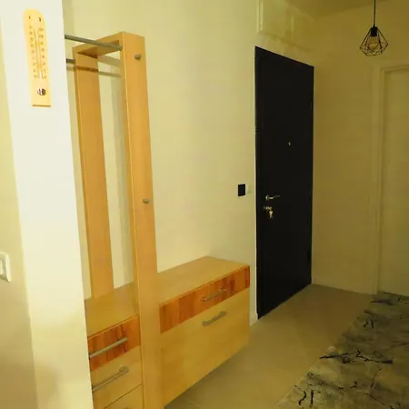 Tiffany Apartment *